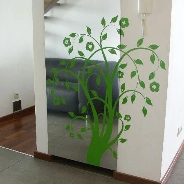 Stunning tree 0773 in vibrant green, perfect for modern interiors, will enliven any space.