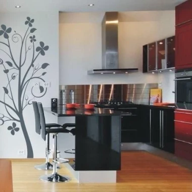 Elegant tree 0946 in a modern kitchen, adding lightness and freshness in a minimalist style.