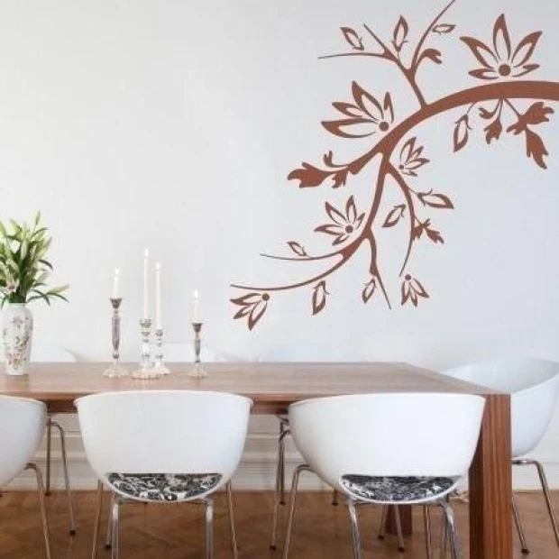 Painting template branch 1027 - Dining room arrangement. Light walls and a wooden table with chairs.