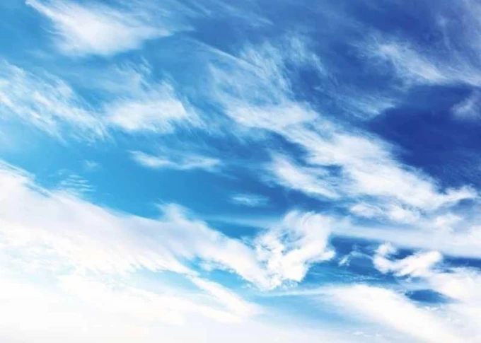 Dry-erase board 01X 071 sky - Graphic design with a blue background and white clouds in various shapes.