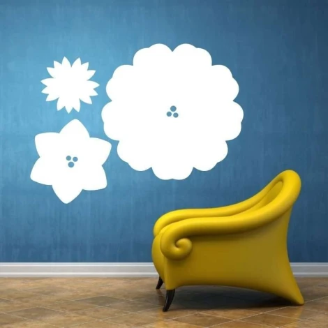 Dry-erase board 026 flowers - Room setup with blue walls and a yellow retro chair.