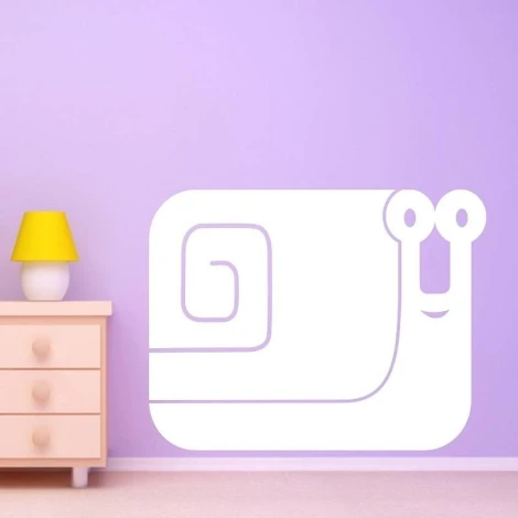 Dry-erase board snail 098 - Decorated in a children\'s room with purple walls and light-colored furniture.