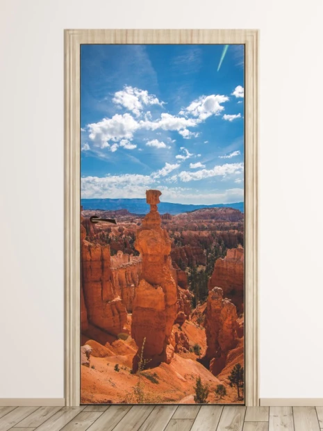 Yellow Stone P80 door mural - Modern interior design with light-colored walls and wooden flooring.