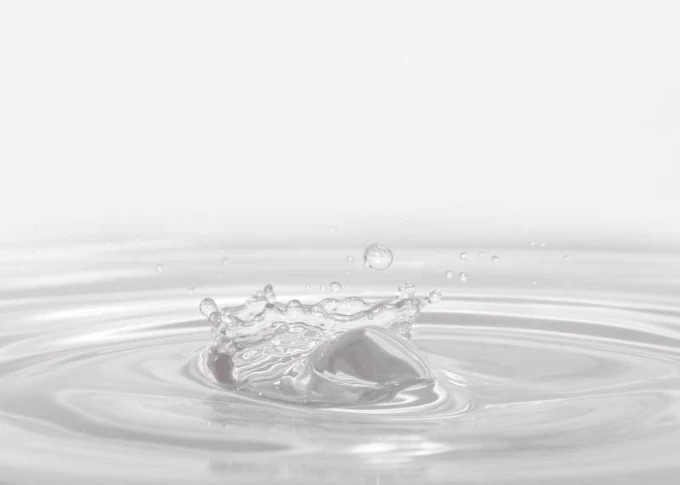 Water splash dry-erase board 176 - Graphic design with water droplet shapes creating a dynamic pattern on a white background.