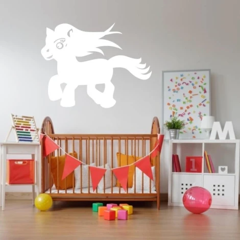 Dry-erase board horse 199 - Decorated in a children\'s room with light-colored walls and natural wood furniture.