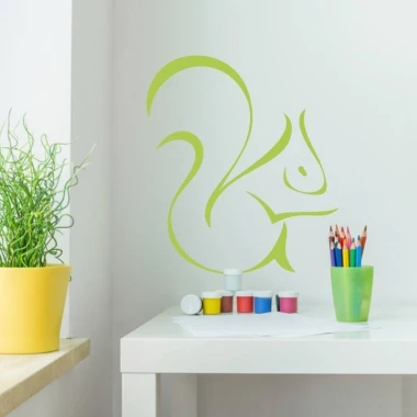 Squirrel decorative sticker 2005 - Ideal for a child\'s room with light-colored walls and simple furniture.