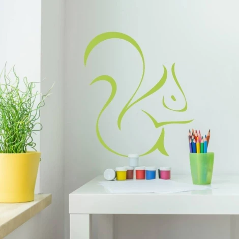 Squirrel decorative sticker 2005 - Ideal for a child\'s room with light-colored walls and simple furniture.