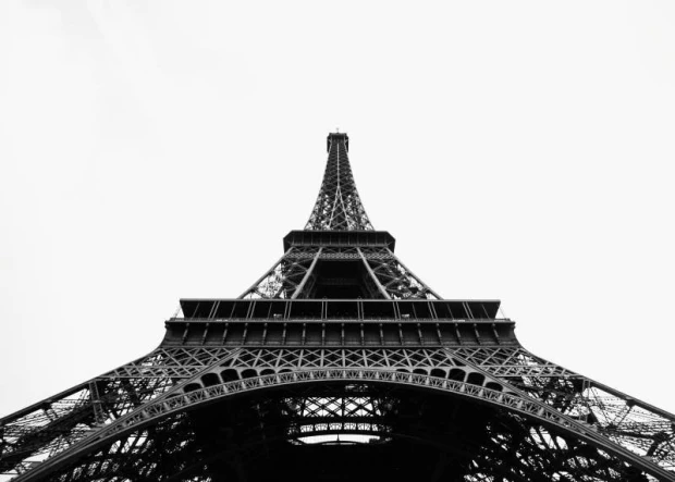 Eiffel Tower dry-erase magnetic board 251 - Graphic design featuring a view of the Eiffel Tower from below.