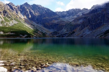 Mirror lake wall mural FP 1863 - Graphic design. Transparent water surface reflecting mountains.