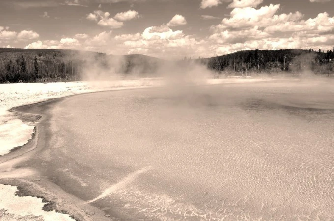 Yellowstone National Park wall mural FP 1947 - Graphic design featuring steaming water in a circular basin.