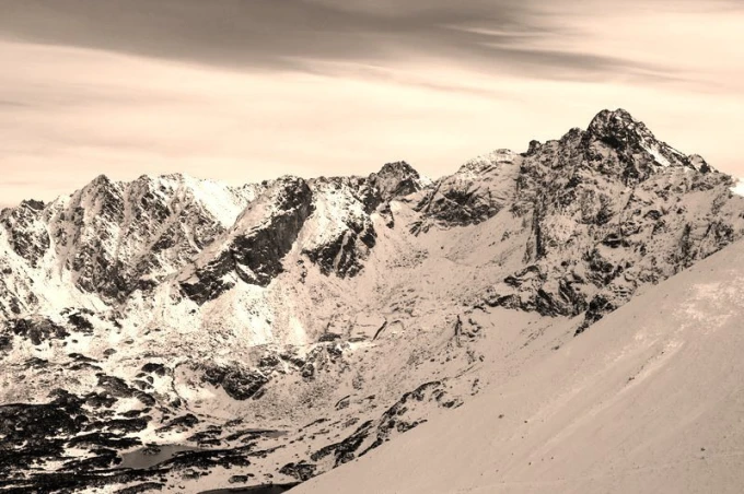 Wall mural featuring stunning mountain peaks FP 1960 - Graphic design with sharp-tipped mountains.