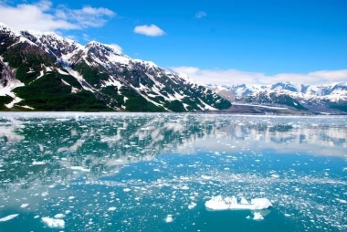 Wall mural Alaska mountain view FP 2090 - Graphic design. Snowy mountains reflected in water.