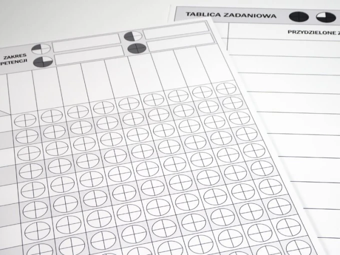 Dry-erase board lean competency matrix 078 - Graphic design featuring a grid with circles and fields.