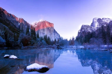 Pastel mountain wall mural FP 4319 - Graphic design. Mountains in shades of purple and orange, with reflection.