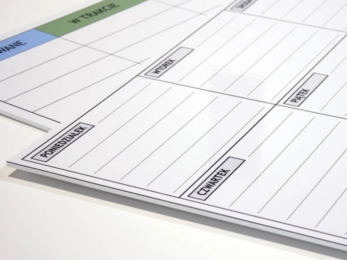 Weekly lean planner magnetic whiteboard 015 - Graphic design. Simple grid divided by days of the week.