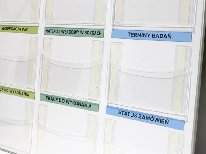 A4 hanging pocket made of plexiglass, 4cm deep, vertical/horizontal - graphic design. Transparent document pockets in rectangular shape.