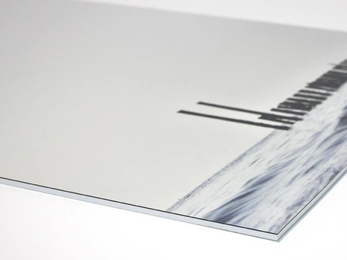 Magnetic whiteboard sea 223 - Graphic design featuring water and horizon elements.