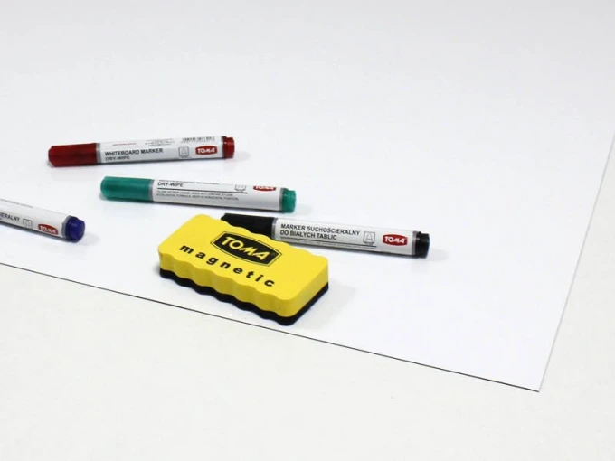Dry-erase magnet for refrigerator - Graphic design. Colorful markers and an eraser are visible on a white background.