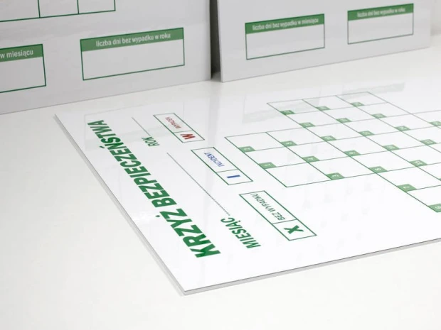 Magnetic dry-erase lean safety cross board 079 - Graphic design with grid and marking fields.