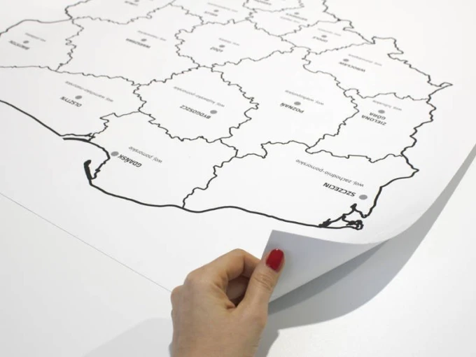 Dry-erase board of Poland with regional divisions, featuring outlines and names of provinces. Graphic design 238.
