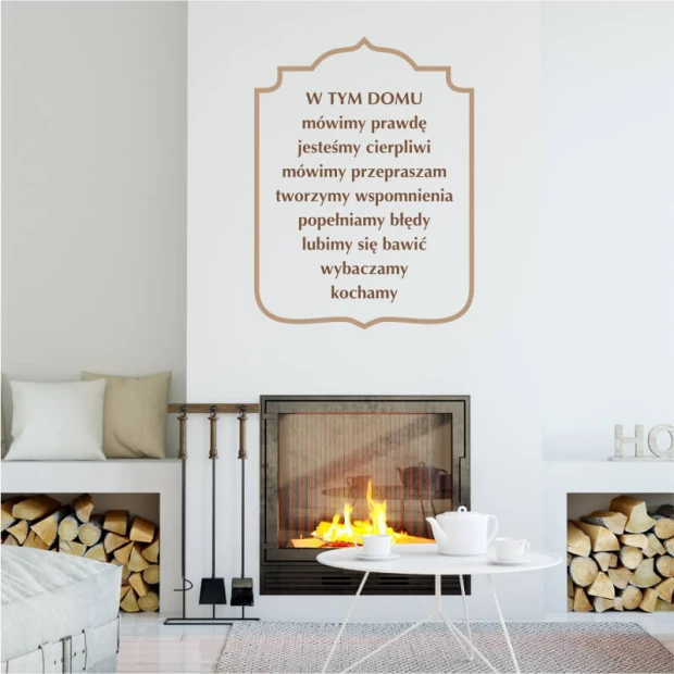 Wall template: In this house, we speak the truth, we are patient 1942 - Living room arrangement. Light-colored walls.