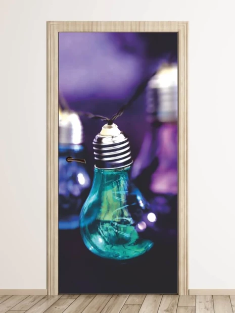 Colorful light bulb door wallpaper FP 6213 - Graphic design with bulbs in various colors hanging from a wire.