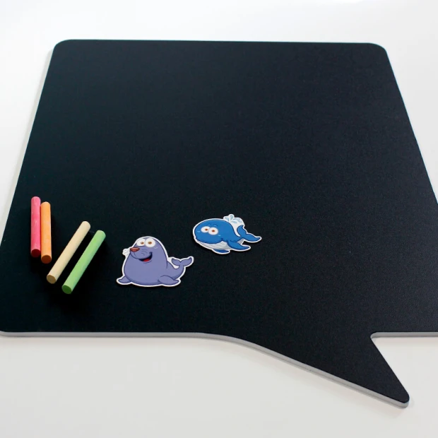 Chalkboard speech bubble 123 - Graphic design with colorful crayons and sticker shapes.