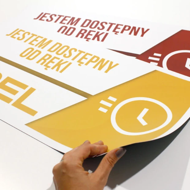Custom printed magnetic mat - Graphic design with text elements in two colors, clock, and icons.