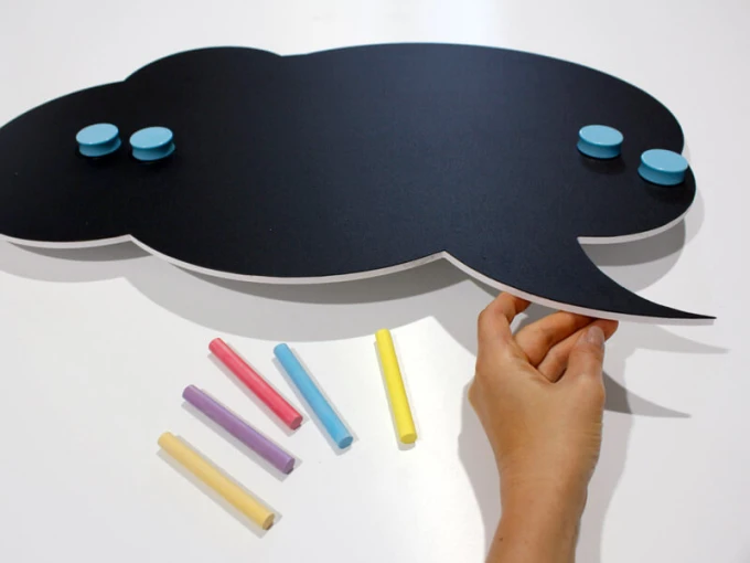 Chalkboard speech bubble magnetic board 177 - Graphic design with two magnets and colorful chalks.