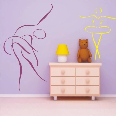 Stylish lady sticker 41 in a pastel children\'s room, adding lightness and joy to the decor.