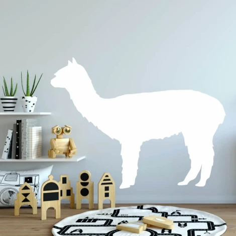 Alpaca dry-erase board 300 - Decor in a child\'s room with light-colored walls and wooden floor.