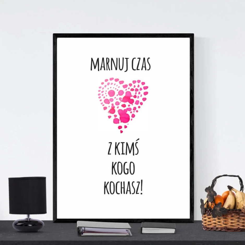 Poster Waste Time with Someone You Love 140 - Room arrangement with light-colored walls, table with lamp and basket.