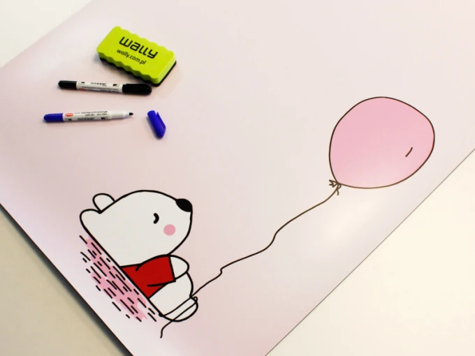 Magnetic dry-erase board for kids featuring a bear with a balloon design.
