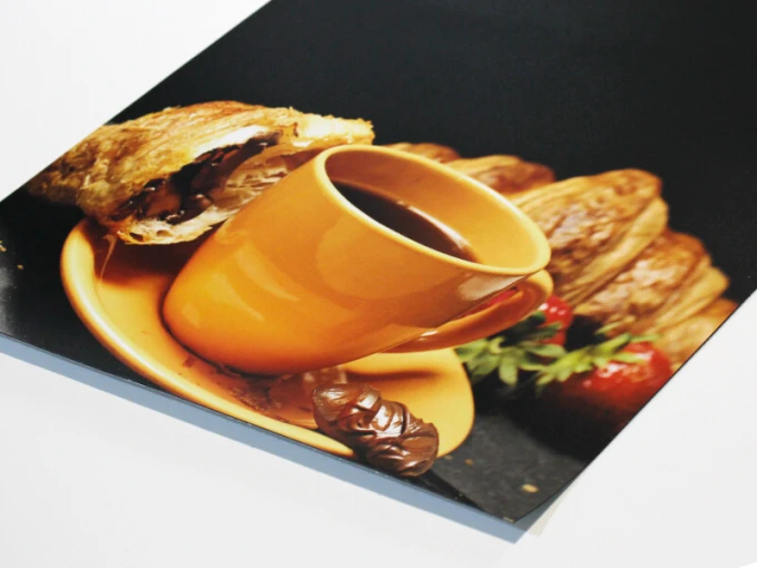 Chalkboard menu 031 - Graphic design featuring a coffee cup, croissant, and strawberries on a black background.