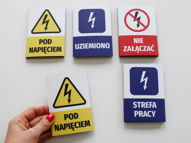 Set of individual printed magnets, 105x74 mm - 4 designs - 6 sets - Graphic pattern.