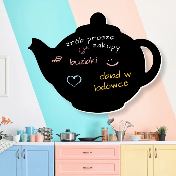 Chalkboard for the kitchen, featuring pastel walls and light-colored furniture in a stylish arrangement.