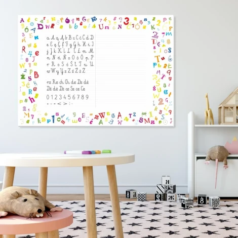 EDU dry-erase board for writing practice - Decor in a children\'s room with light-colored walls and a carpeted floor.