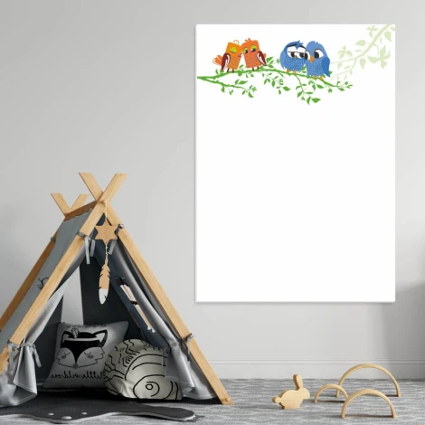 Whiteboard 125 owls - Decorated in a child\'s room with light-colored walls and wooden furniture.