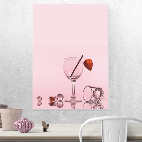 Dry-erase kitchen board in glass 256 - Graphic design with glasses, leaves, and balls on a pink background.