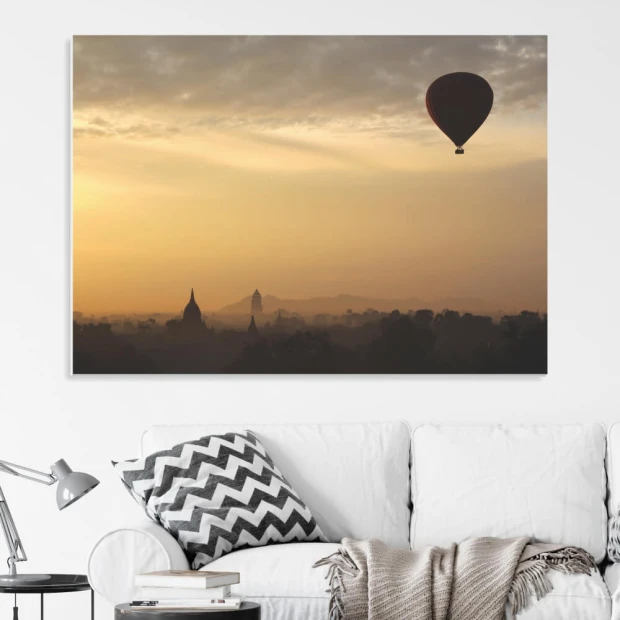 Magnetic whiteboard balloon 233 - Modern living room setup with light-colored walls and minimalist design.