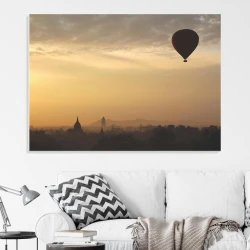 Magnetic whiteboard balloon 233 - Modern living room setup with light-colored walls and minimalist design.