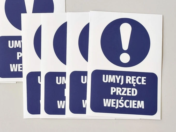 Hand Wash Before Entering Sticker - Graphic Design. Round symbol with an exclamation mark, text in uppercase letters.