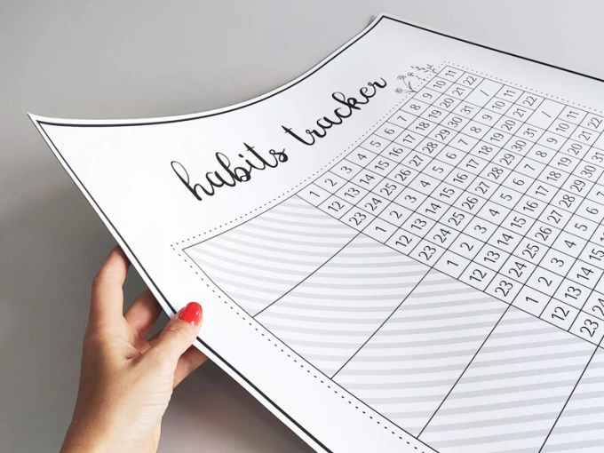 Magnetic dry-erase habits tracker board 463 - Graphic design with a simple grid, numbers, and wavy lines.