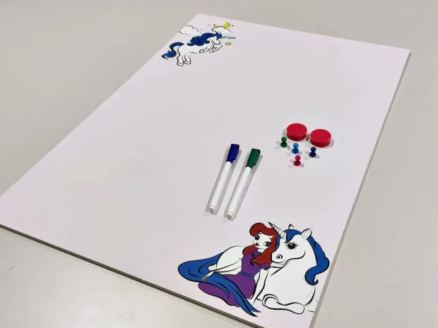 Dry-erase magnetic board for kids featuring unicorns 582 - Graphic design with unicorn illustrations.