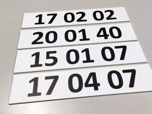 Custom printed sign with 5mm PVC backing, size 47x10cm - 53 pieces - Graphic design. Four.