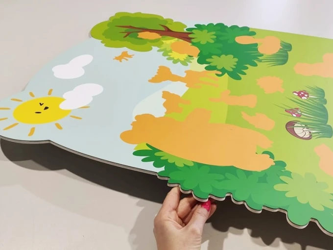 Individual magnetic board, shaped with a printed design, reinforced with 5mm PVC backing, size 69 x 92 cm - Patterned.