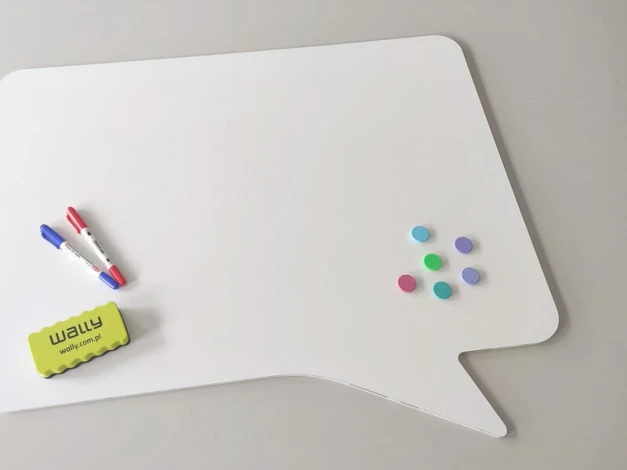 Magnetic whiteboard with a matte finish, reinforced PVC backing, 5mm thick, in a speech bubble shape, design 048.