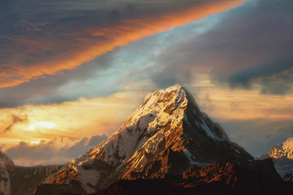 Wall mural of snowy mountain peaks FP 6466 - Graphic design featuring white snow-covered summits and a cloudy sky.