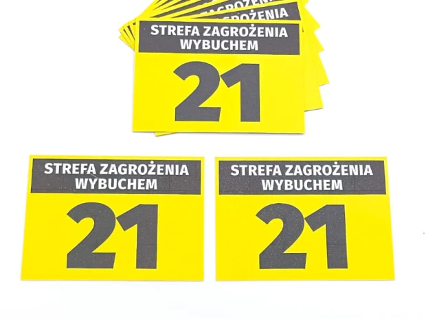 Explosion hazard sticker N262 - Graphic design. Yellow background with black text "EXPLOSION HAZARD ZONE" and large symbols.