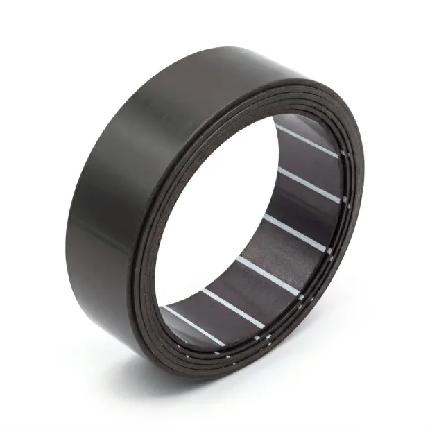 Magnetic tape 15mmx1m - Graphic pattern. Cylindrical tape with even, horizontal lines.